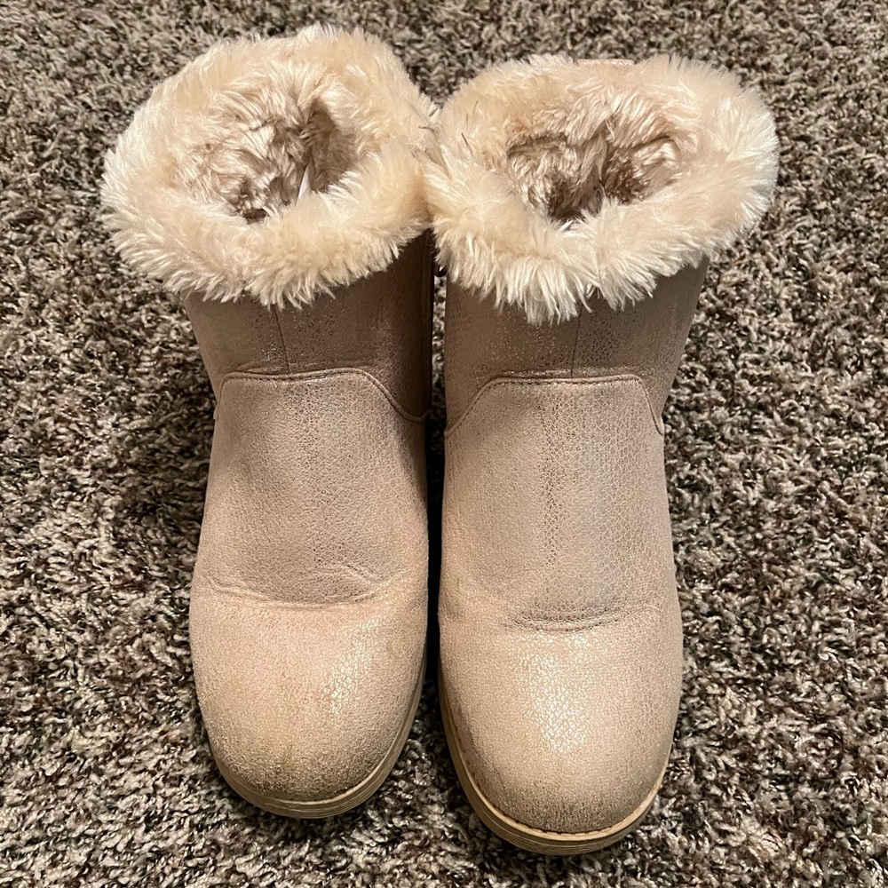 Youth girls size 5 sparkle boots.